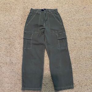 Hollister Olive Ultra High-Rise Straight Ankle cargo Pants
